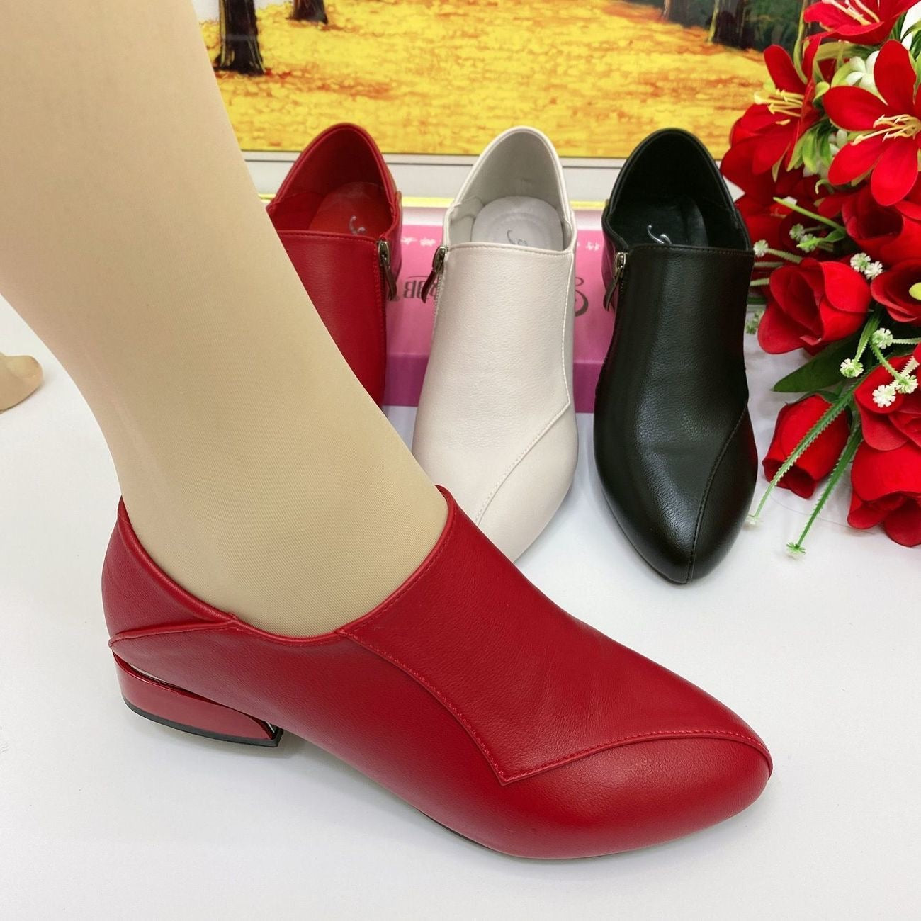 Zapatos de piel con suela blanda y tacón grueso