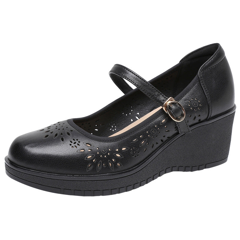 Zapatos de cuero con cuña y agujeros huecos