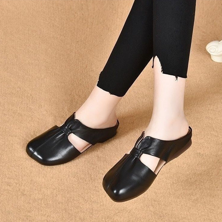 Mules de piel suave con punta cerrada