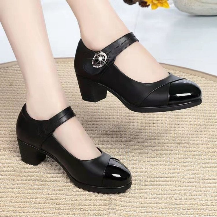 Zapatos de piel con punta redonda y suela blanda