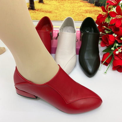 Zapatos de piel con suela blanda y tacón grueso
