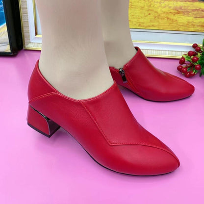 Zapatos de piel con suela blanda y tacón grueso