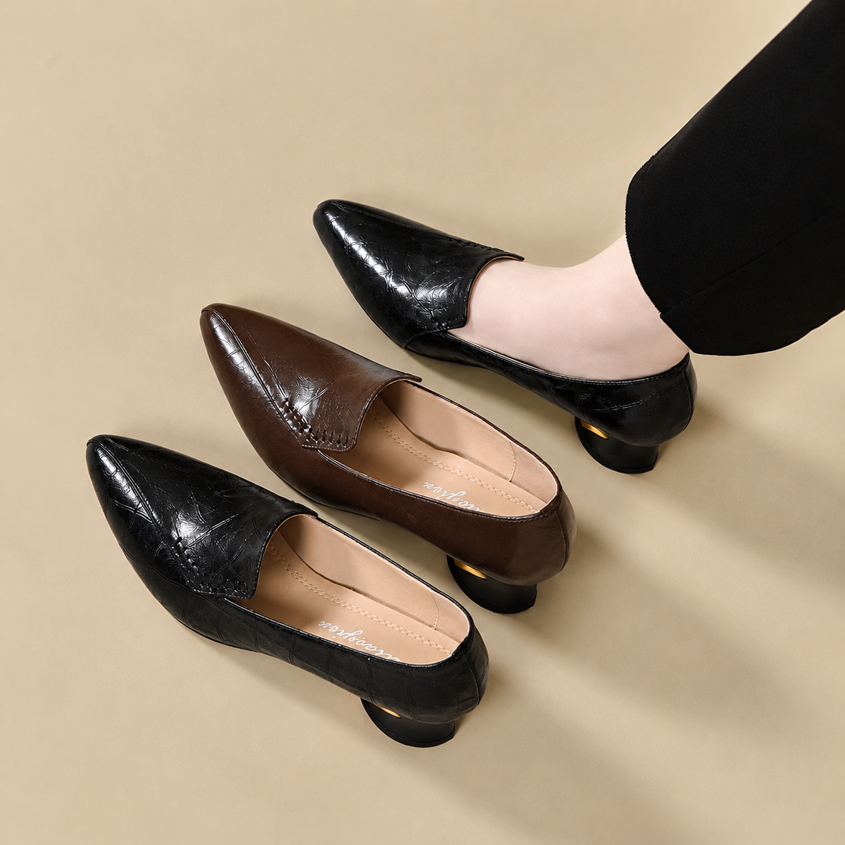 Zapatos de Piel Suave con Tacón Ancho y Punta Fina