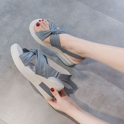 Sandalias con entrecruzamiento de lazo