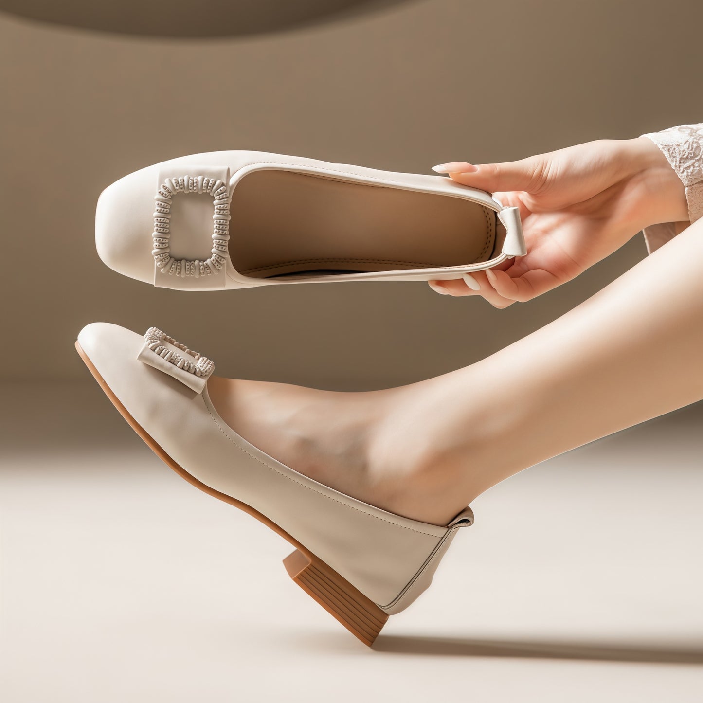 Zapatos de piel planos con hebilla cuadrada y estilo elegante