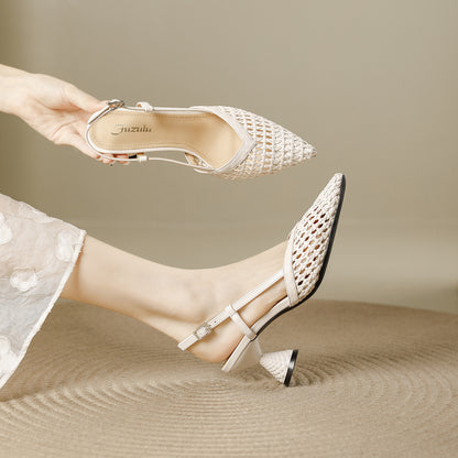 Sandalias de punta cerrada con diseño tejido y detalles calados