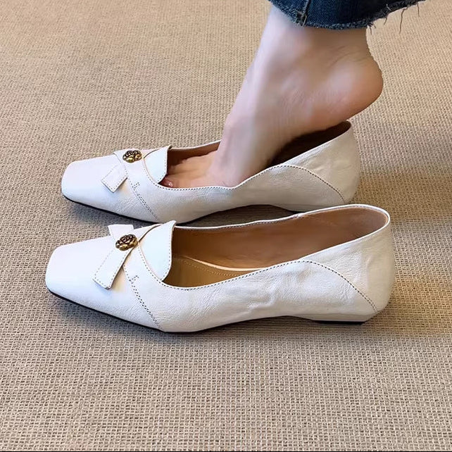 Mocasines de suela suave con diseño de camelia y estilo retro