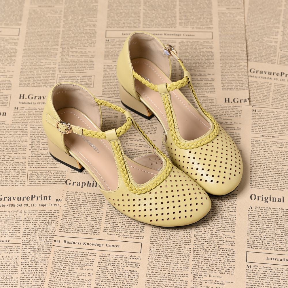 Zapatos piel suave – punta redonda, tacón grueso y calado