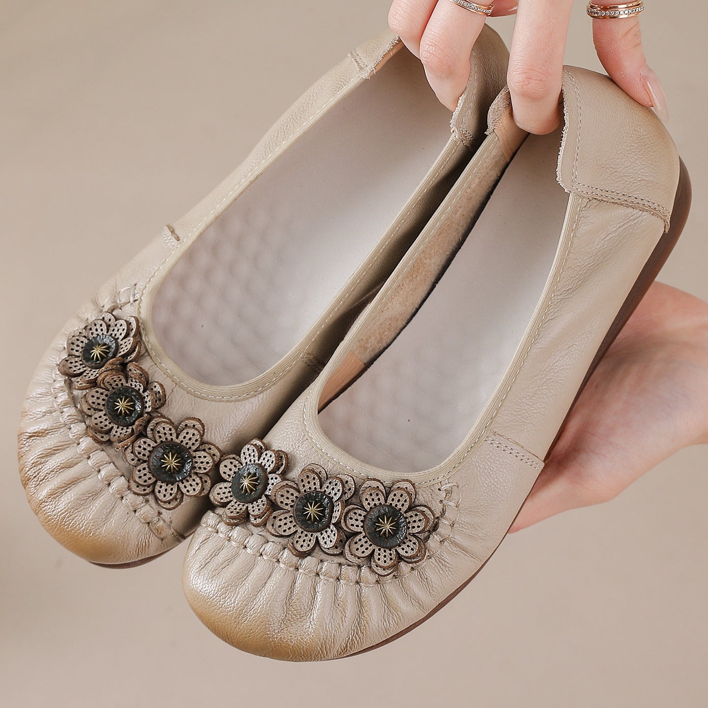 Zapatos étnicos – punta redonda, corte bajo, suela plana