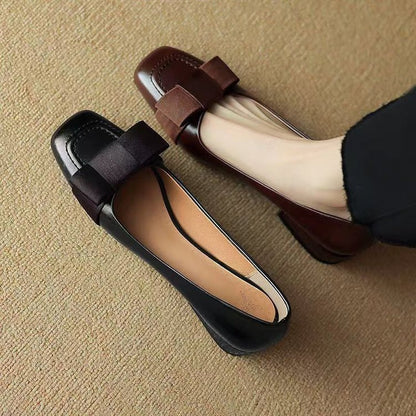 Zapatos de piel con tacón grueso y estilo retro