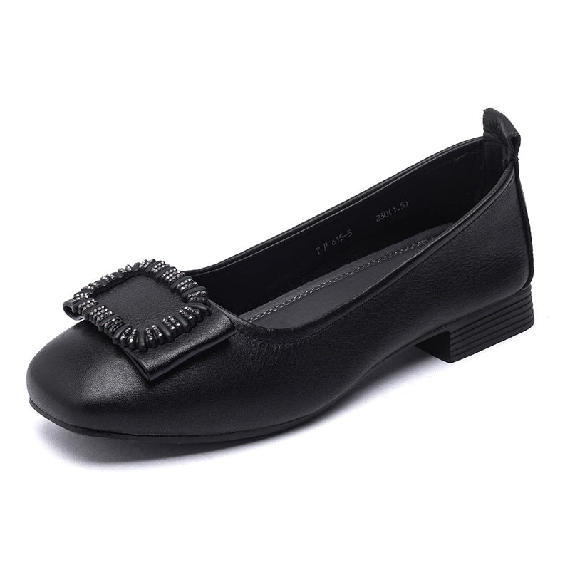 Zapatos de piel planos con hebilla cuadrada y estilo elegante
