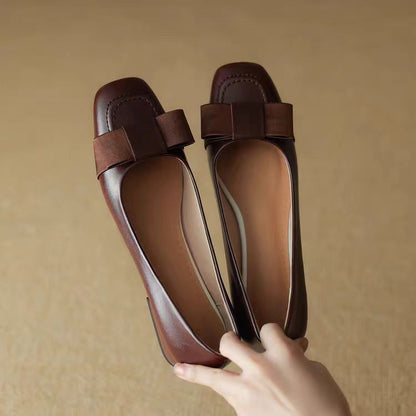 Zapatos de piel con tacón grueso y estilo retro