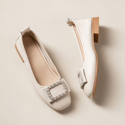 Zapatos de piel planos con hebilla cuadrada y estilo elegante
