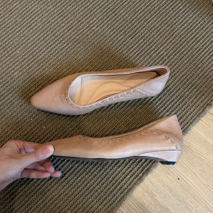 Zapatos de piel de corte bajo con estilo suave y elegante