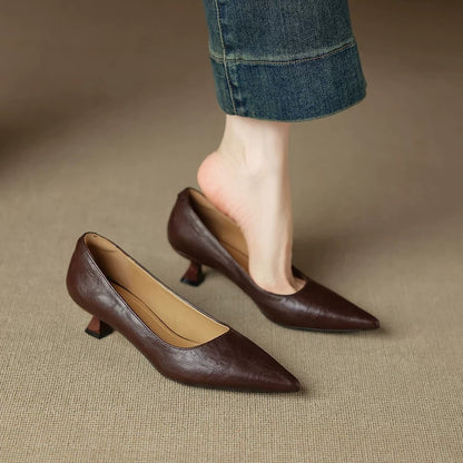 Tacones de punta afilada estilo francés