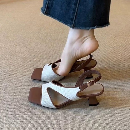 Sandalias de diseño exclusivo con punta cuadrada y estilo retro