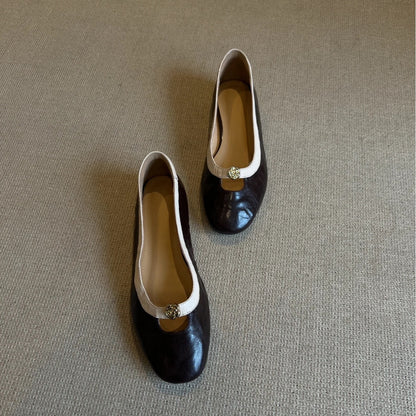Zapatos de piel estilo retro con diseño de camelia, corte bajo y slip-on