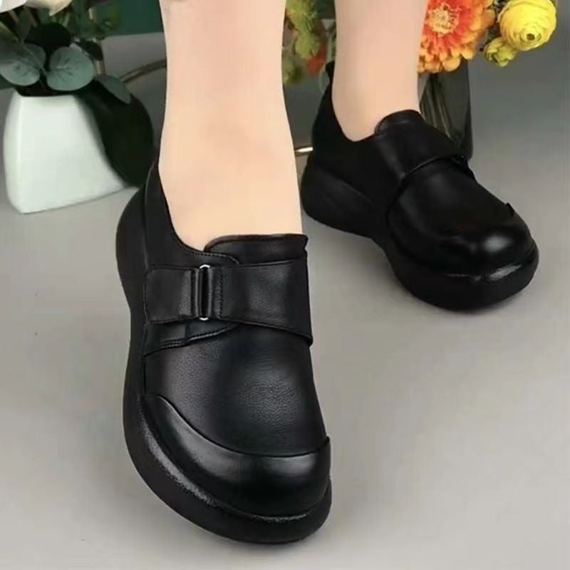 Zapatos de cuña cómodos y suaves para mujer.