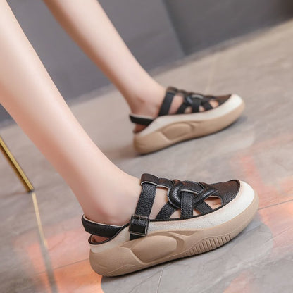 Sandalias con forma de corazón hueco