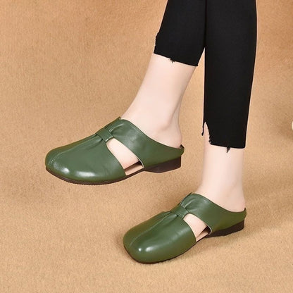 Mules de piel suave con punta cerrada