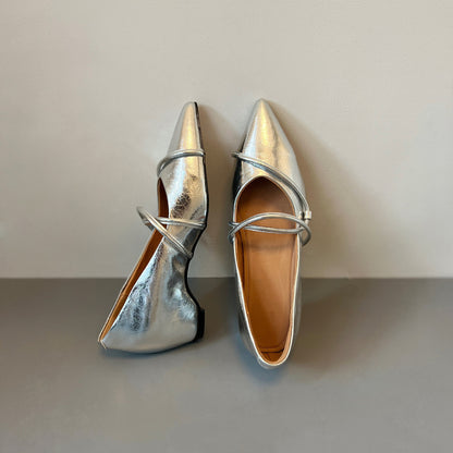 Zapatos de piel con punta afilada, estilo francés y plataforma oculta
