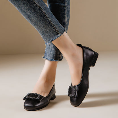 Zapatos de piel planos con hebilla cuadrada y estilo elegante