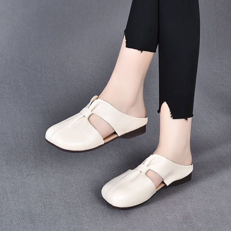Mules de piel suave con punta cerrada