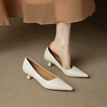 Tacones de punta afilada estilo francés