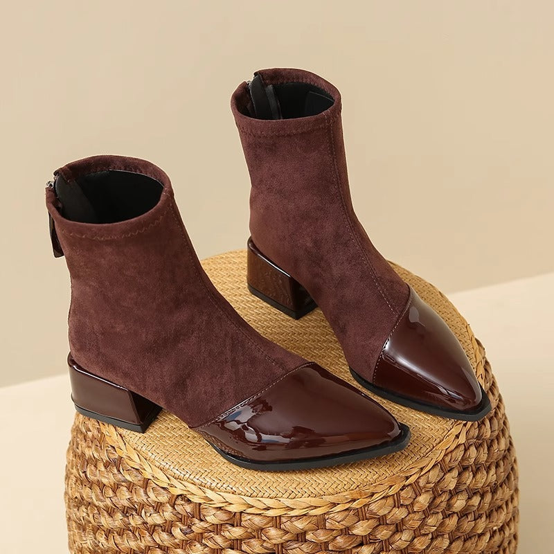Botines de ante con punta afilada