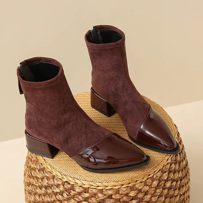 Botines de ante con punta afilada