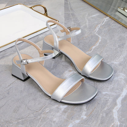 Sandalias de una tira de diseño sencillo