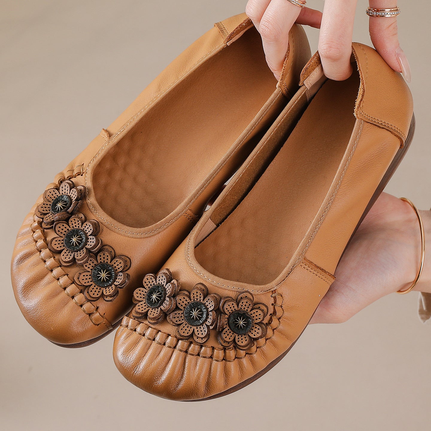 Zapatos étnicos – punta redonda, corte bajo, suela plana