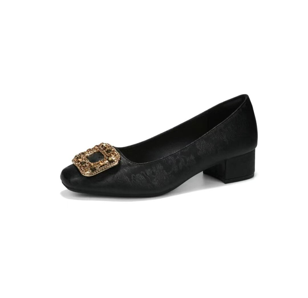Zapatos de tacón grueso con hebilla cuadrada y pedrería