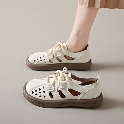 Sandalias ligeras con diseño calado