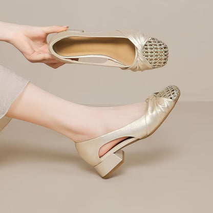 Zapatos de tacón grueso con diseño calado y tejido moderno