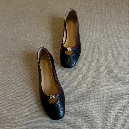 Zapatos de piel estilo retro con diseño de camelia, corte bajo y slip-on
