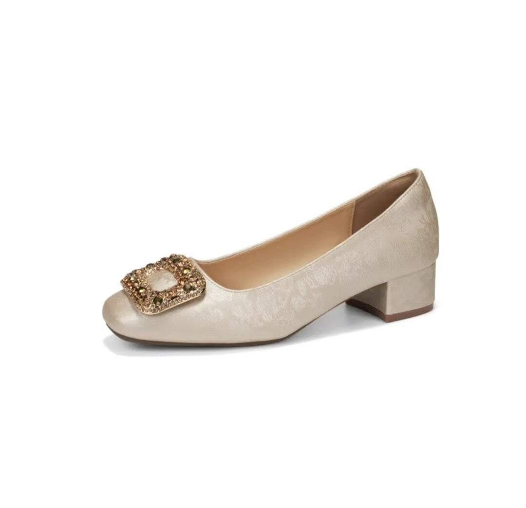 Zapatos de tacón grueso con hebilla cuadrada y pedrería