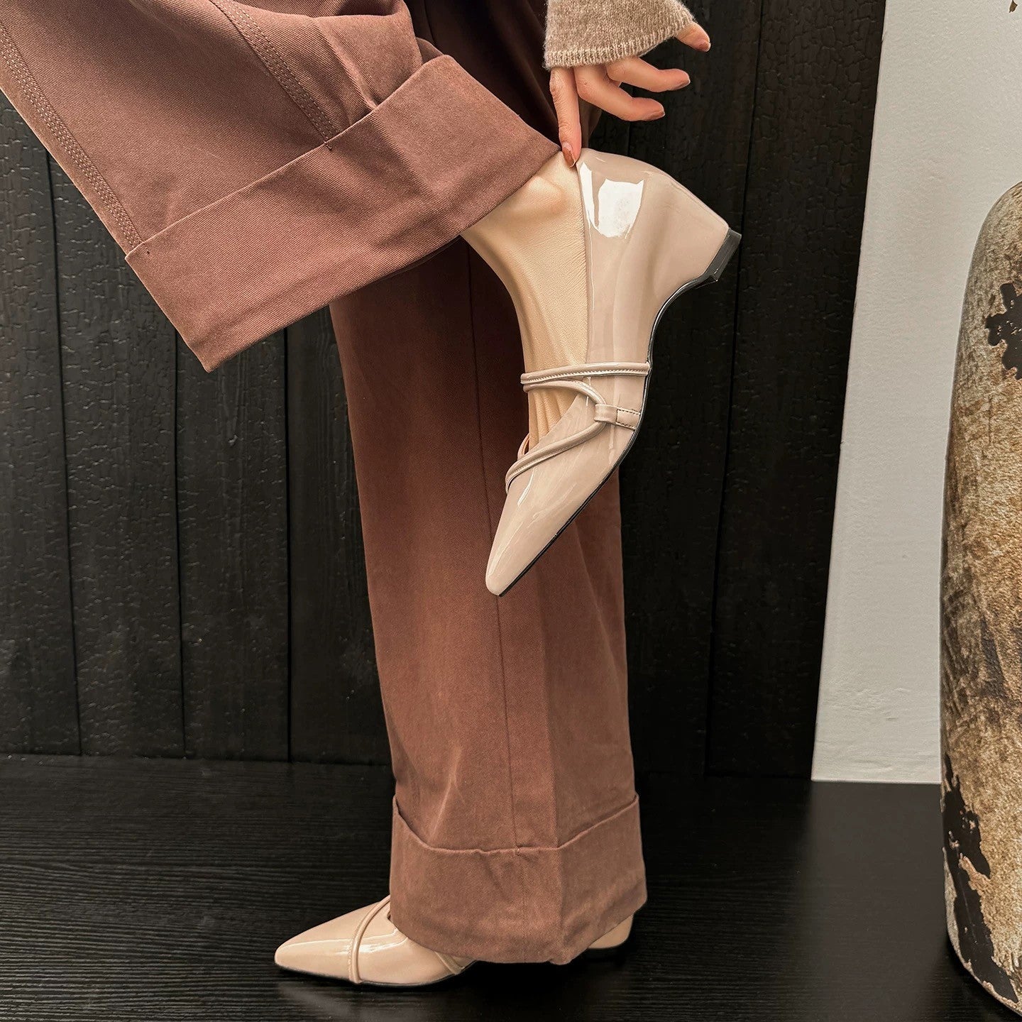 Zapatos de piel con punta afilada, estilo francés y plataforma oculta
