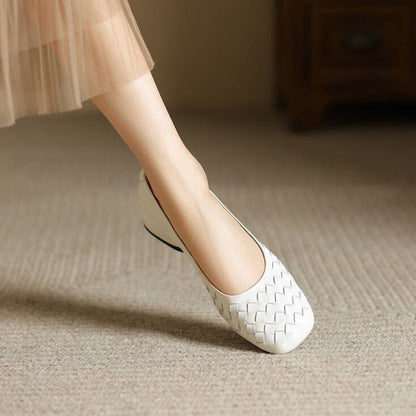 Zapatos de piel con tacón medio, punta cuadrada y corte bajo