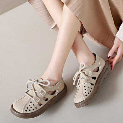 Sandalias ligeras con diseño calado