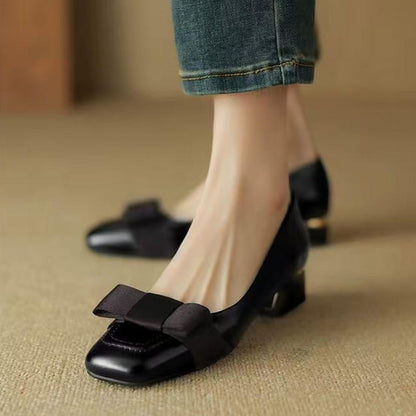 Zapatos de piel con tacón grueso y estilo retro