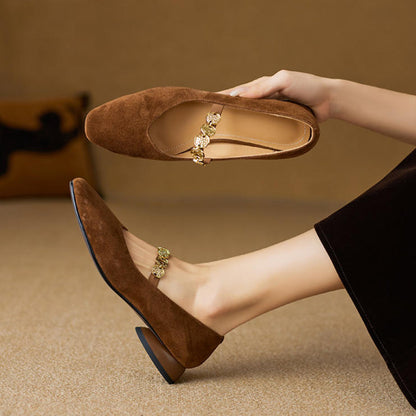 Zapatos de piel de ante con punta cuadrada y estilo retro