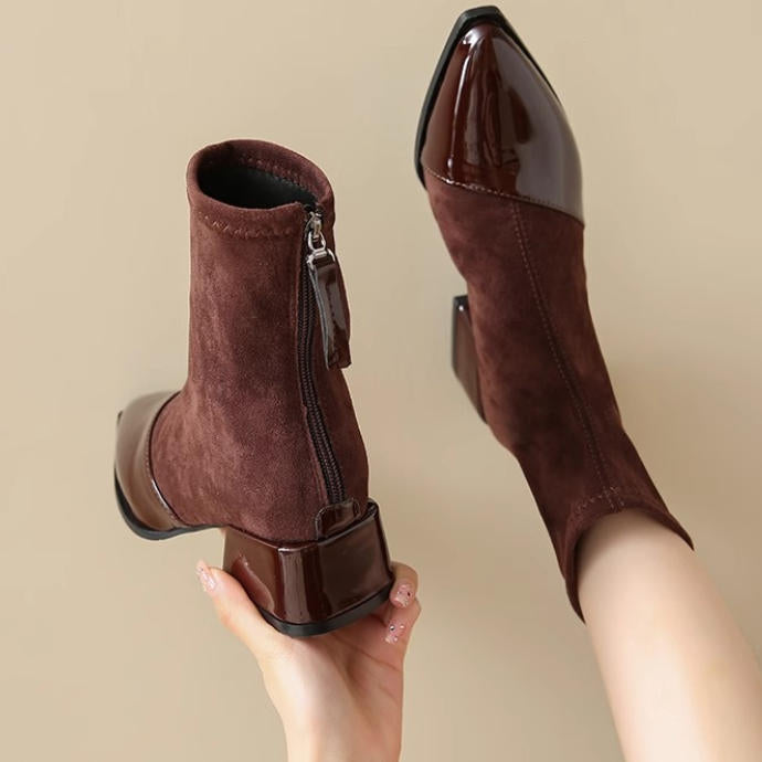 Botines de ante con punta afilada